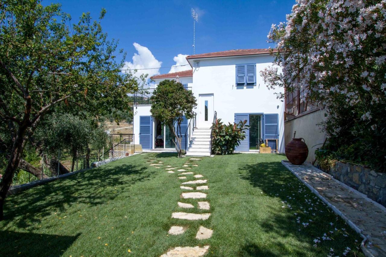 Il Sole Di Poggi Bed and Breakfast Imperia Εξωτερικό φωτογραφία
